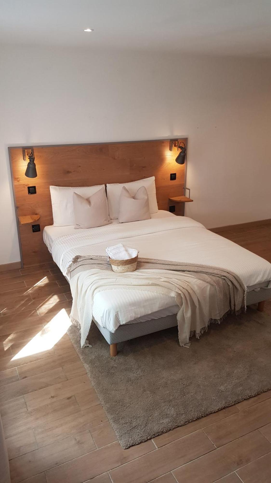 Independant Room In Vetheuil Exterior photo